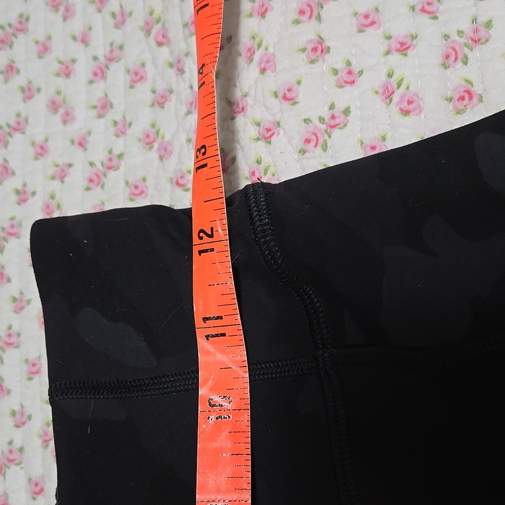Lululemon camo leggings - Picture 11 of 16